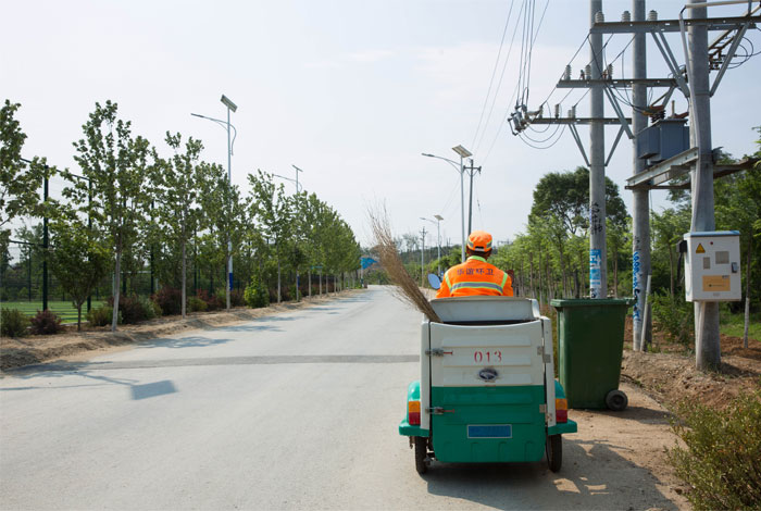 让垃圾箱变成一道美丽的风景线